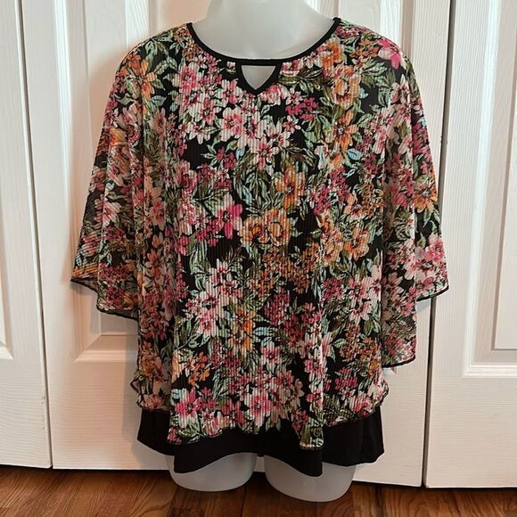 Cure Black Floral Batwing Poncho Style Shirt Blouse Top Large L NWT - Picture 1 of 5